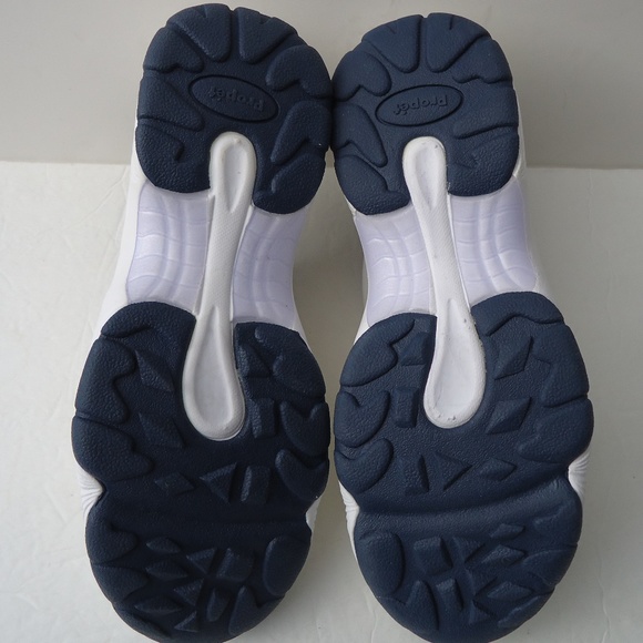 SIZE 9.5. PROPET wash & wear slip-on leather sneaker shoes. main image 4